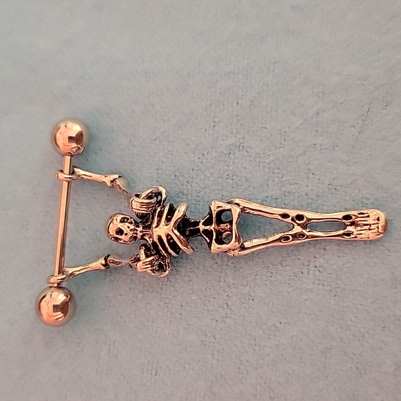 🆕️ Environment- Friendly Stainless Steel Nickel free Skull Nipple ring - Picture 2 of 3